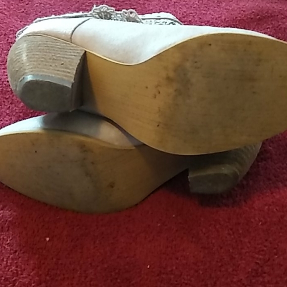 Boots - Picture 4 of 4